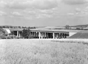 Beutenbachtalbrücke in km 577,862 Gesamtansicht