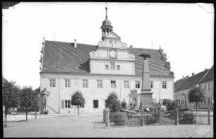 Belgern. Markt mit Rathaus