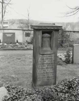 Grabmal für Familie Albrecht