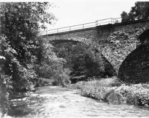Rabenauer Grund. Brücke der Kleinbahn über die Rote Weißeritz vor Seifersdorf