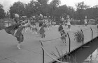 Auftritt der jugendlichen Garde-Tanzgruppe "Majorettes" aus Charmes-sur-Moselle bei Nancy auf der Seebühne im Stadtgarten.