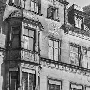 Verzierte Hausfassade mit Erker in Bremen