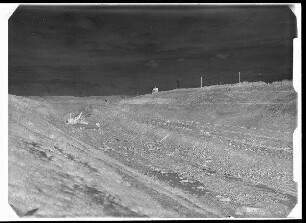 Staustufe Gerlachshausen-Volkach, Umgehungskanal. Blick von der Ostböschung bei Kanal-km 4,6 in Richtung Volkach.