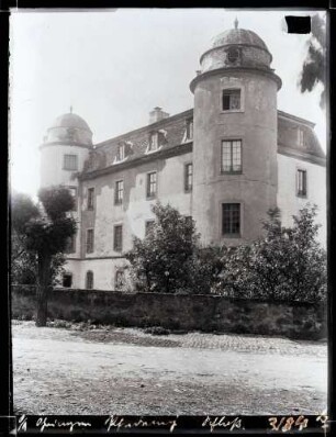 Schloß; neuerer Teil, und älterer Teil