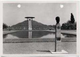Berlin, Lichterfelde, Denkmal Otto von Lilienthal