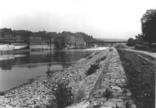 Wehr der Staustufe Schweinfurt/Main
