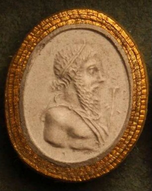 Brustbild des Neptun mit Mantel, Dreizack und Zepter (Daktyliothek, Erstes Mythologisches Tausend)