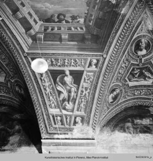 Die Gewölbeausmalung in einem Saal des ehemaligen Palazzo del Seminario