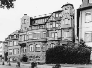 Altes Verwaltungsgebäude Asbach; Rüdesheim, Am Rottland 6, Am Rottland 7
