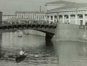Russland, St. Petersburg, Eisenbrücken an der Moika