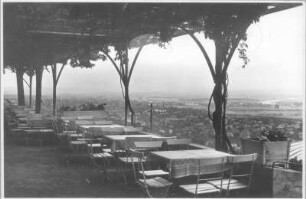 Radebeul, Obere Burgstraße 6. Gaststätte "Friedensburg" (1870-1871; E. Ziller, P. Ziller). Terrasse