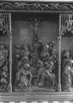 Christus am Kreuz, Mittelfeld