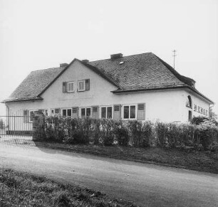 Ehem. Volksschule; Weilmünster, Waldschulstraße 10