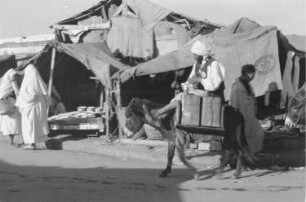 Reisefotos Marokko. Basar mit Maultierreiter? (vielleicht in Casablanca)