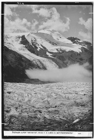Ötztaler Alpen. Weisseespitze (3534 Meter) von der Zunge des Gepatschferners