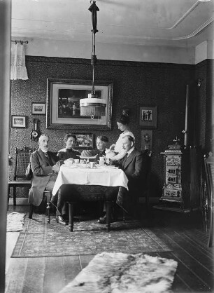 Bottrop, Ernst Blume zu Besuch bei Tante und Onkel : Bottrop. Ernst Blume zu Besuch bei Tante und Onkel
