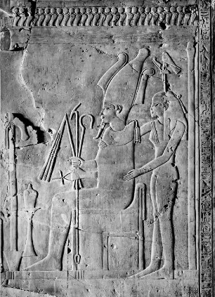 Abydos. Tempel Sethos I. (1291ante/1185ante). Relief "Osiris mit Gau-Göttin"
