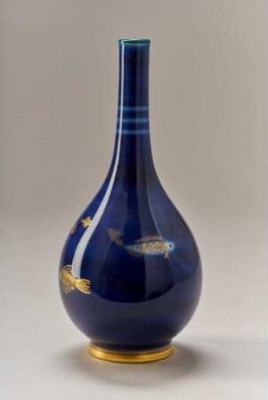 Kobaltblaue Enghalsflasche mit Fischen in Rot und Gold