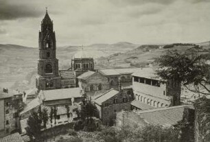 Le Puy-en-Velay (Frankreich). Stadtteilansicht. Blick vom Rocher de Corneille über die Kathedrale