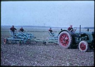 Radschlepper RS 14/30 mit Kopplungsbalken Z 102 und 3 Anhängevielfachgeräten P 163