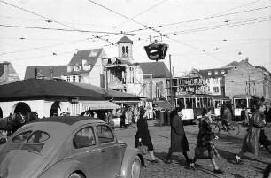 Freiburg i. Br.: Verkehr mit neuer Ampel am Bertoldsbrunnen