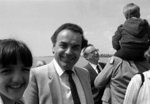31. Tagung 1981 (29.6.-3.7.) Mediziner; Gruppen bei der Maikäferrede: Tochter Arber, Werner Arber, hinten ?