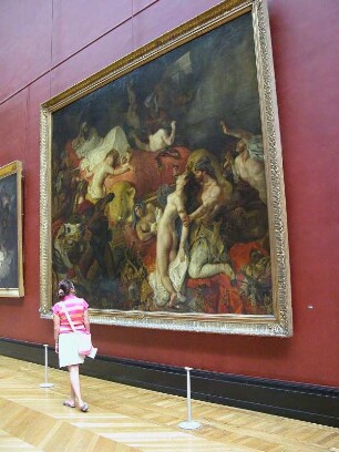 Museum Louvre, Bereich italienische Malerei, Besucherin