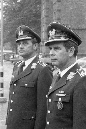 Fernmelderegiment 12 in der Dragonerkaserne. Verabschiedung des Kommandeurs der 2. Abteilung Oberstleutnant Franz Fischer und Amtseinführung des neuen Kommandeurs Oberstleutnant Hubertus Göckel