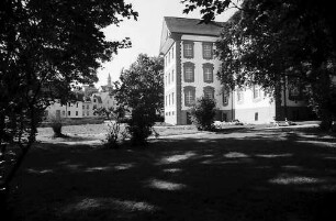 Schloss Bonndorf mit Park und Kirche