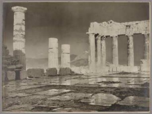 Athen, Die Akropolis nach dem Regen