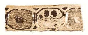 Fragment eines Leinengewebes mit einem Zierstreifen
