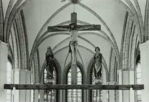 Überlebensgroßes Triumphkreuz
