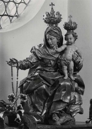 Madonna im Inneren der Marienwallfahrtskirche in Steinhausen