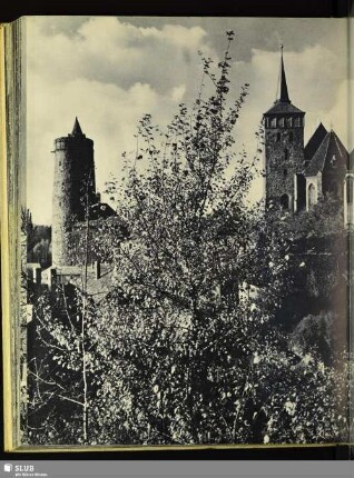 137 Blick auf Alte Wasserkunst und Michaeliskirch