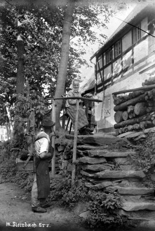 Waldarbeiter und Klöpplerin