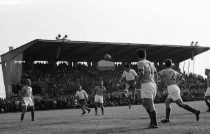 Fußballspiel des Pforzheimer Fußballvereins. (Gegner unbekannt).