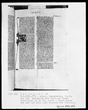 Bibel — Initiale D (ixi custodiam), darin deutet David vor Christus auf sein Auge, Folio 212recto