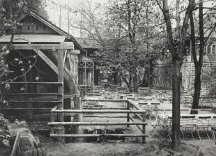 Meixmühle, Nebengebäude mit Mühlrad