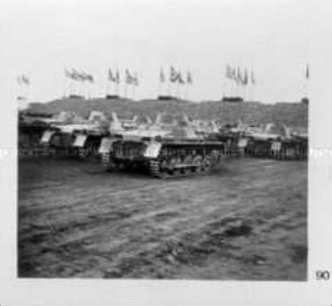 Raumbildband. Reichsparteitag der Arbeit. 100 Bilder. Beim Aufmarsch am Tag der Deutschen Wehrmacht. Die Tanktruppe.