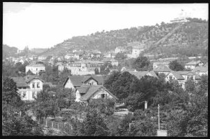 Niederlößnitz. Blick zur Friedensburg