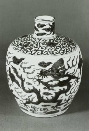 Kugelige Vase mit Drachen und Lotosranken