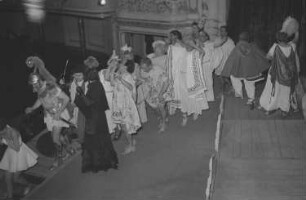 Szenenbilder aus der Operette "Orpheus in der Unterwelt" von Jaques Offenbach an der Komischen Oper Berlin : Szenenbild