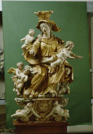 Madonna mit Krone und Engelchen