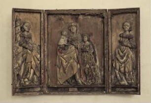 Kleiner Schnitzaltar der Anna Selbdritt mit den Heiligen Barbara und Katharina