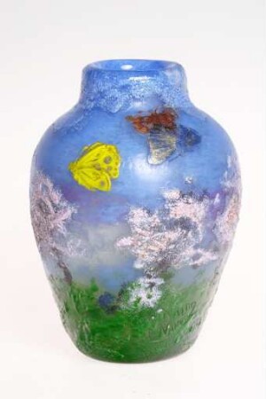 Vase mit Schmetterlingen