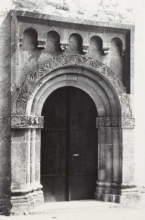 Bad Lausick, Kilianskirche, Westportal, romanisches Rundbogenportal