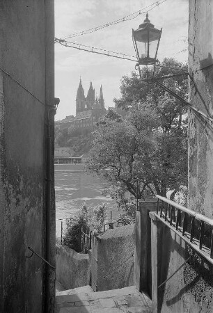 Meißen. Blick über die Elbe zur Albrechtsburg mit Dom