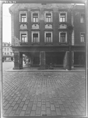 Meißen-Altstadt, Elbstraße 8. Wohnhaus mit Laden (um 1875). Straßenfront (Teilansicht)