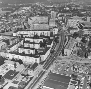 Reichsstraße in Gera : Blickrichtung Nordwesten zum Hochhaus an der De-Schmit-Straße