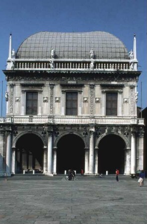 Palazzo del Comune & La Loggia